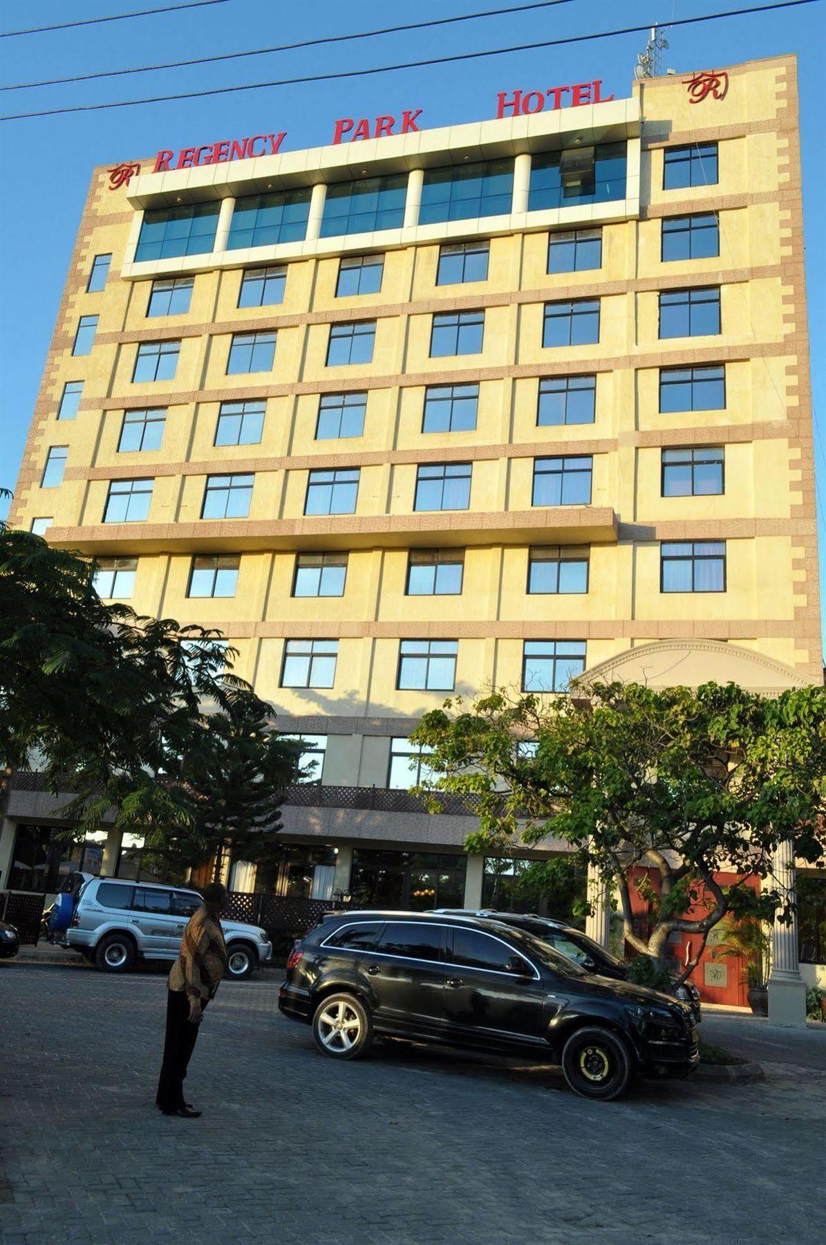 Regency Park Hotel 达累斯萨拉姆 外观 照片