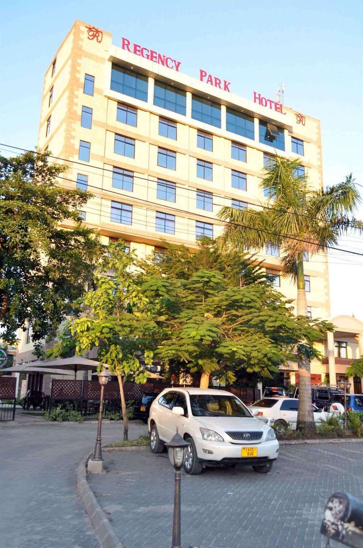 Regency Park Hotel 达累斯萨拉姆 外观 照片