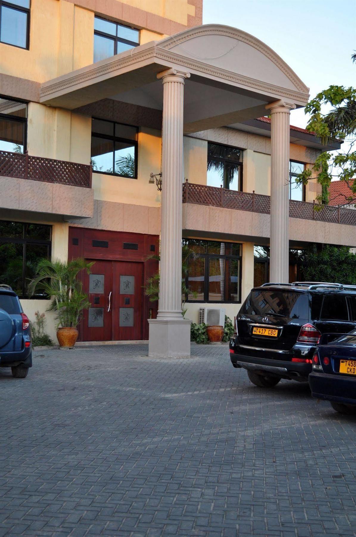Regency Park Hotel 达累斯萨拉姆 外观 照片
