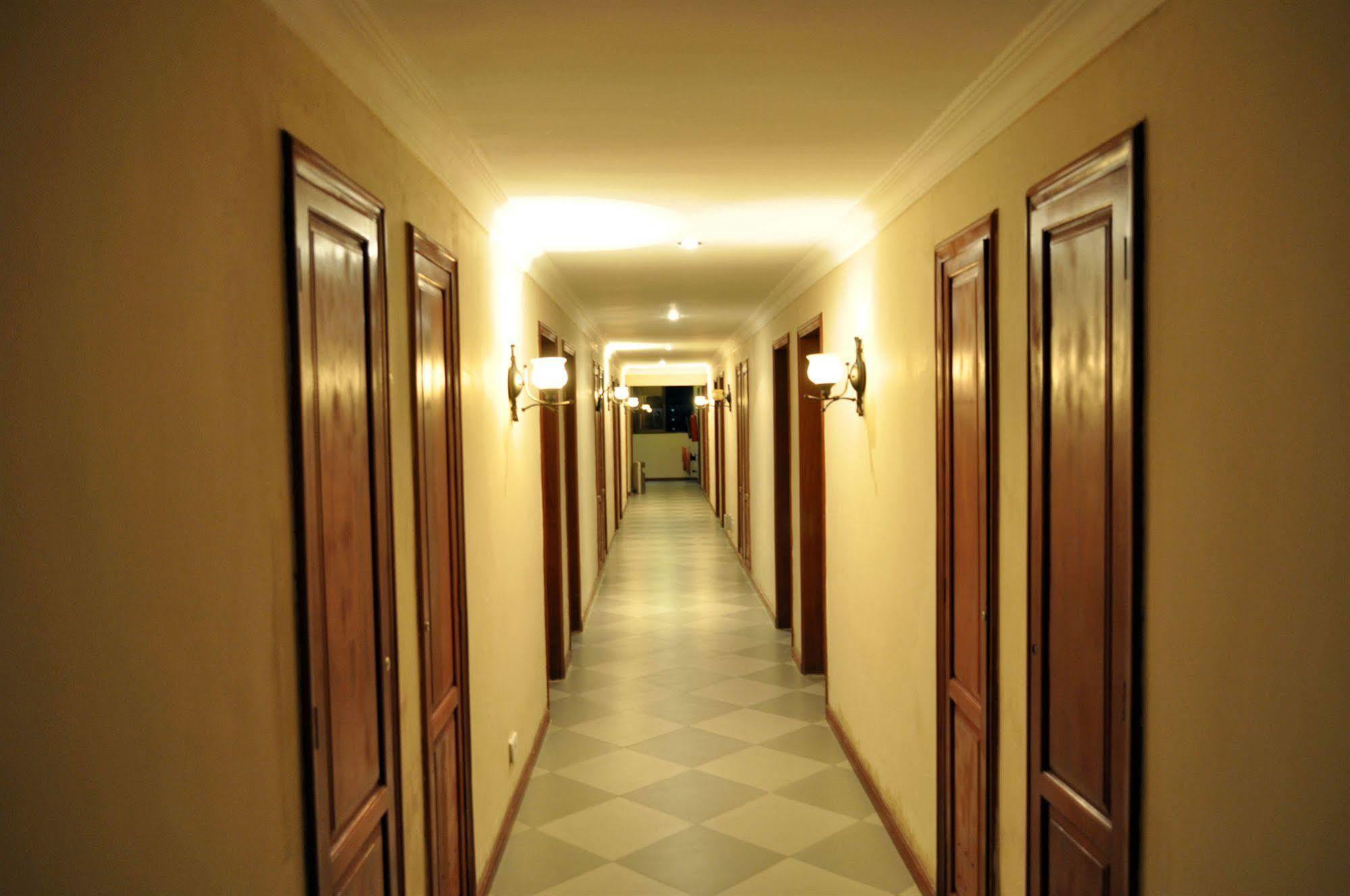 Regency Park Hotel 达累斯萨拉姆 外观 照片