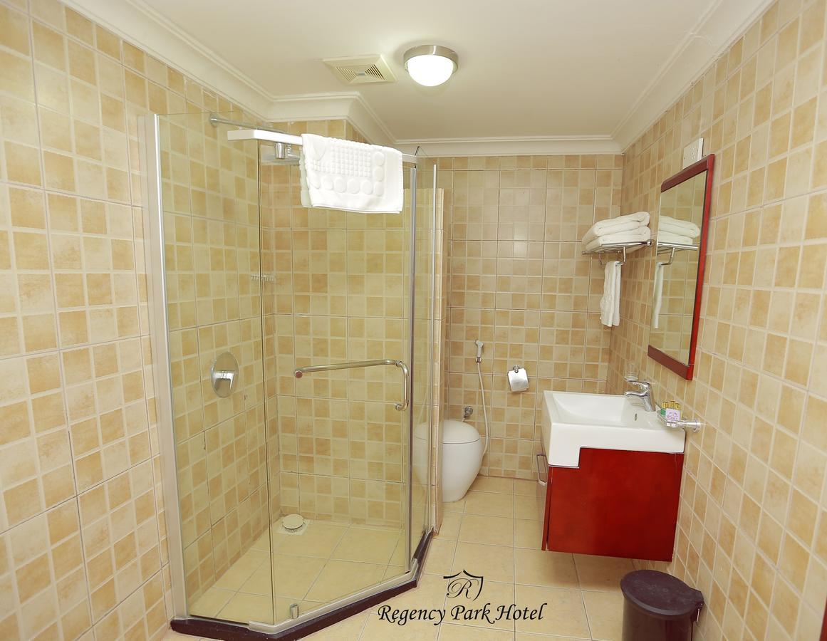 Regency Park Hotel 达累斯萨拉姆 外观 照片