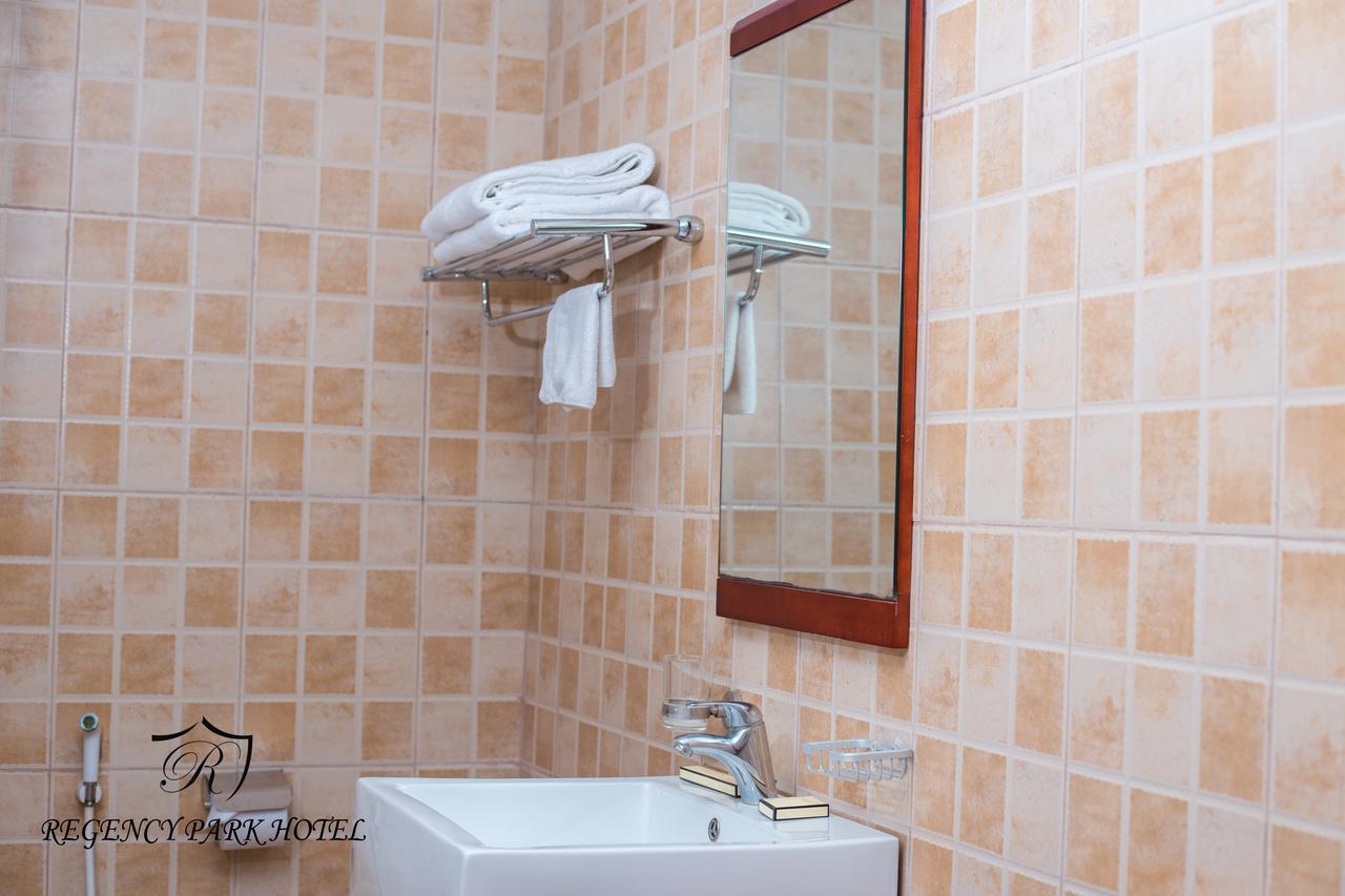 Regency Park Hotel 达累斯萨拉姆 外观 照片