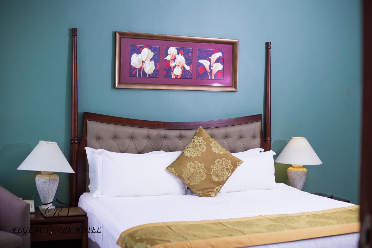 Regency Park Hotel 达累斯萨拉姆 外观 照片