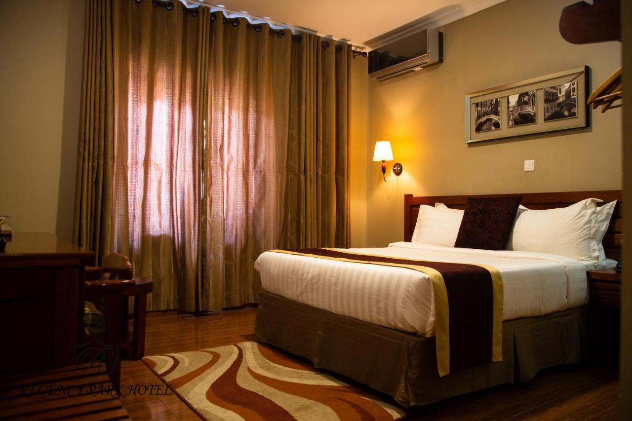Regency Park Hotel 达累斯萨拉姆 外观 照片